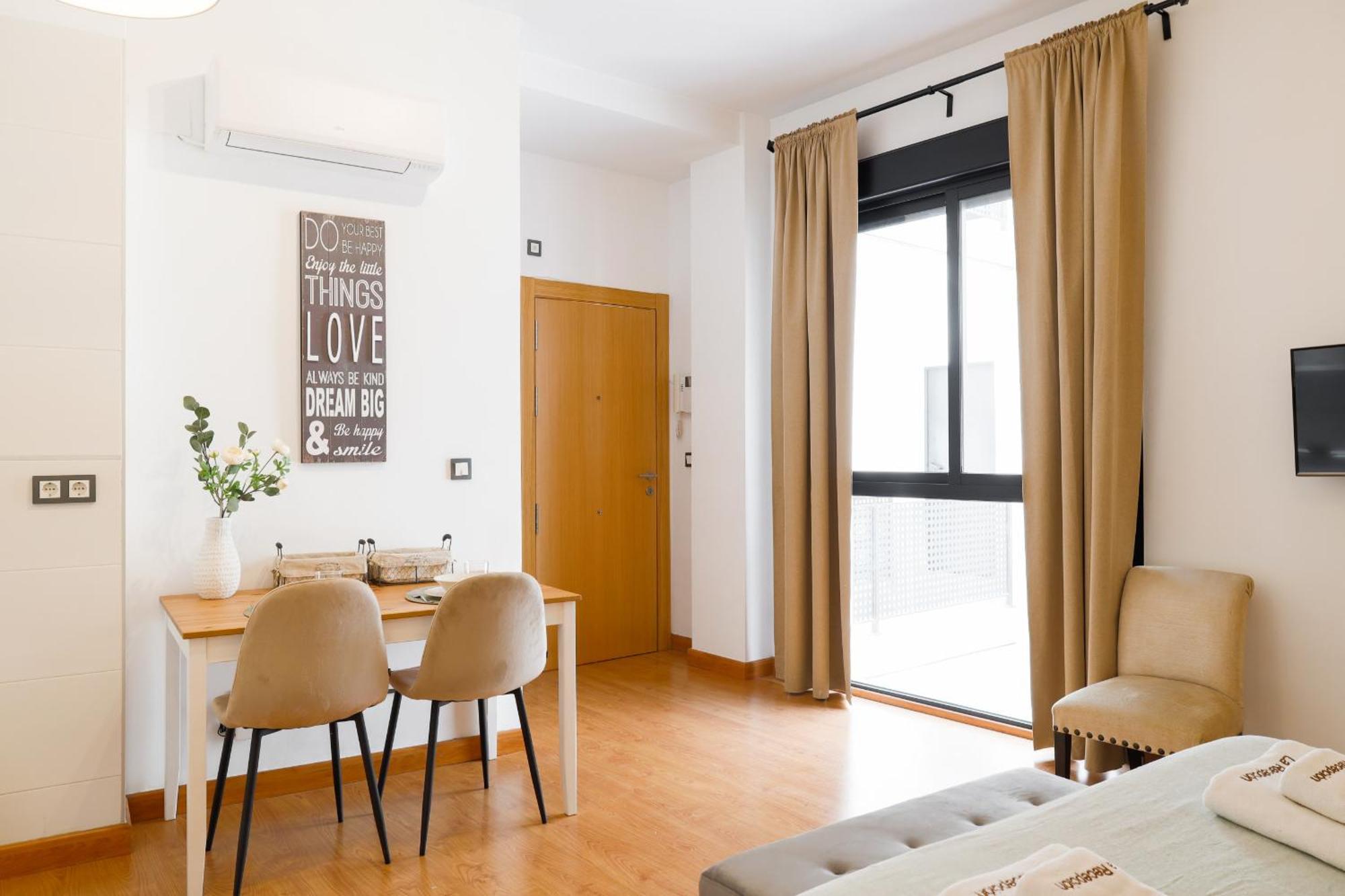 C15 - Charming Modern Studio In The Centre Malaga Exterior photo